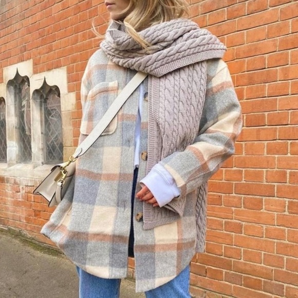 H&M plaid Shacket - Picture 5 of 14